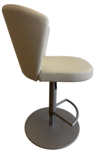 Load image into Gallery viewer, Mossa Stool
